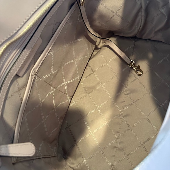 Michael Kors Pink Bag - Picture 10 of 16